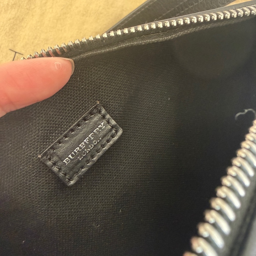 Burberry Barrel Bag - Picture 11 of 12